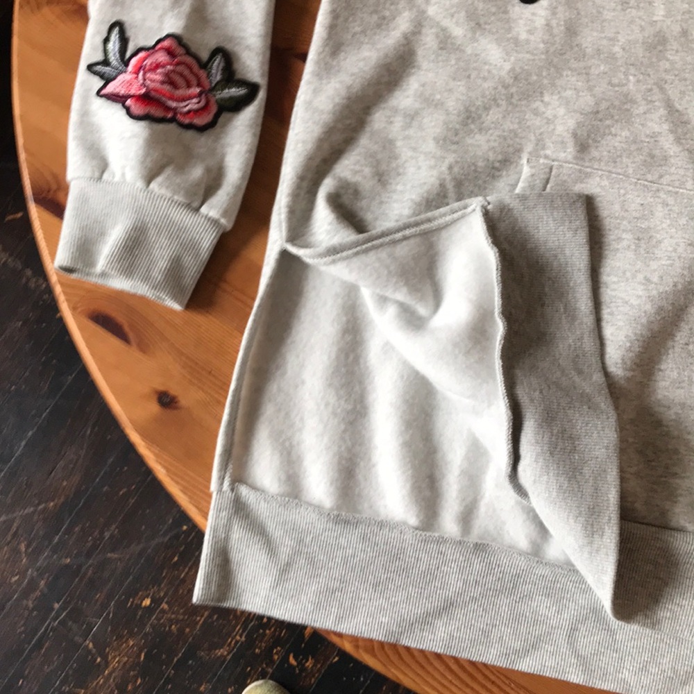 H&M PATCH HOODIE - Picture 5 of 6